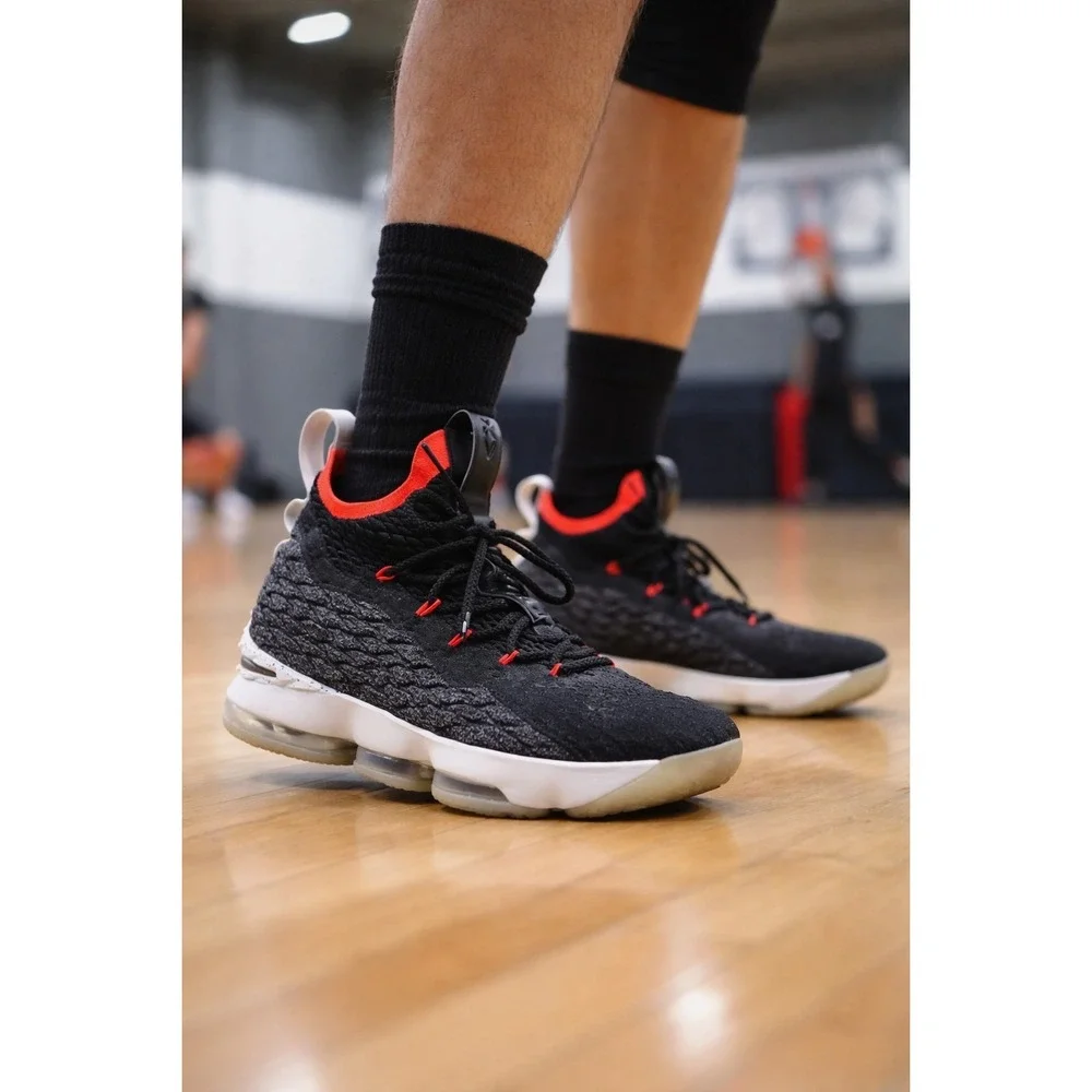 Nike LeBron 15 XV Black/Sail Bright Crimson Men's 11 /AQ2363-002 Authentic